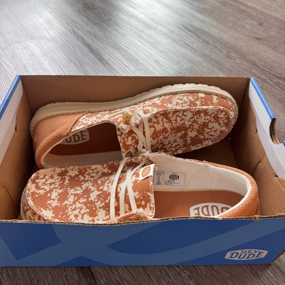 NWT Hey Dude Wendy Funk Animal Print Shoes Tan Multi Women’s 10 Wide - Picture 8 of 8